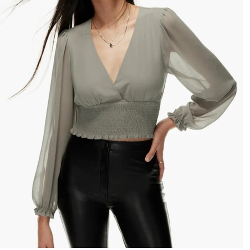 aritzia wilfred wistful blouse sage green chiffon sleeves in medium